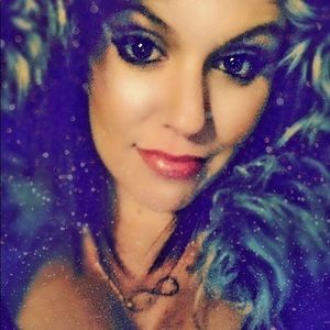 Meet your Posher, Becky